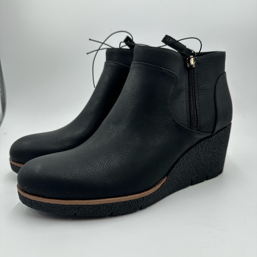 Dr. Scholl's Black Wedge Ankle Shoes - Picture 3 of 10